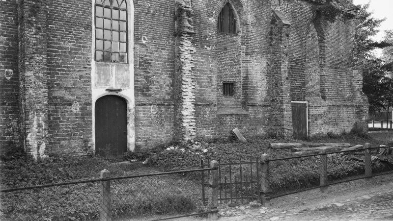 1955. Noordgevel St. Pancratius kerk.